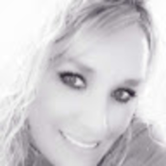 Meet your Posher, Sharon - Picture 1 of 1